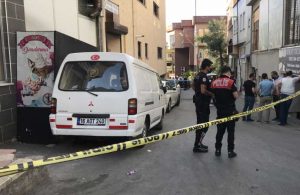 Aynı mahallede 2 ayrı silahlı kavga çıktı: 2 kişi öldü