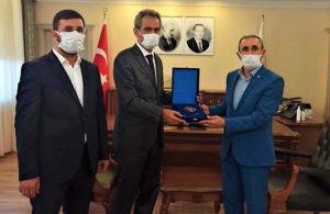 Milli Eğitim Bakanı Mahmut Özer, HÜDA-PAR temsilcilerini makamında ağırladı