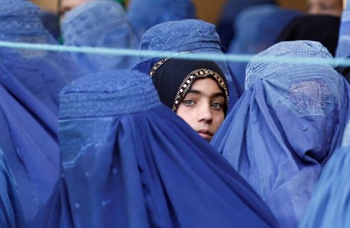 Afganistan’da bir kadın: Burka giyeceğimi hiç düşünmemiştim