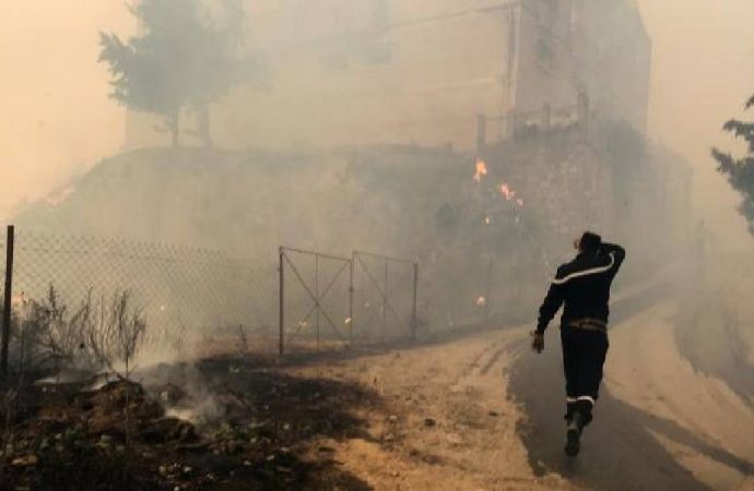 Cezayir’de yangın: ‘Ölenlerin sayısı yüzlerce olabilir’