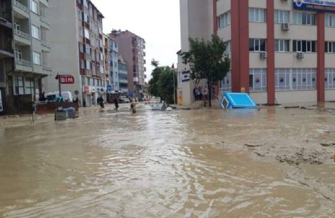 CHP’li Karadeniz: Ayancık Devlet Hastanesi sular altında kaldı