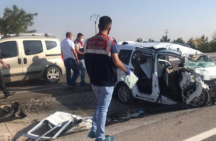Konya’da patlayıcı yüklü tır kamyon ile çarpıştı: 6 ölü