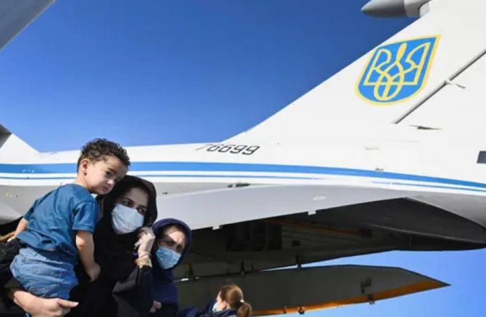 Ukrayna Bakan Yardımcısı “Kabil’e giden tahliye uçağı kaçırıldı” dedi, İran ve Ukrayna yalanladı