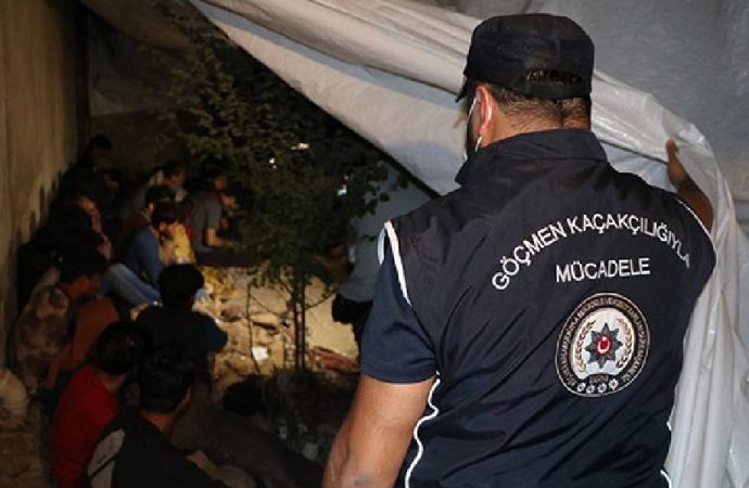 ‘Şok ev’ baskını: 25 göçmen, 1 organizatör yakalandı