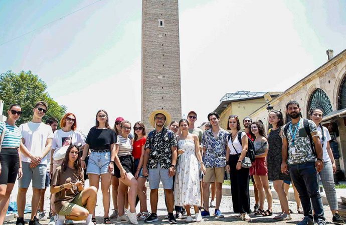 7 ülkeden 22 öğrenci Adana’yı keşfetti