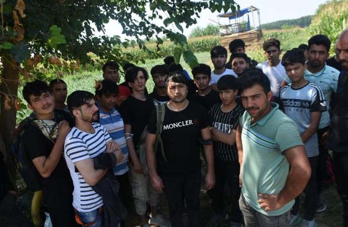 Sosyal medyadaki söylentiye inanan Afgan göçmenler Edirne’ye akın etti