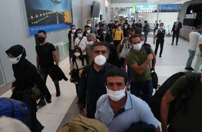 ‘Afganistan’dan tahliye edilen Türk vatandaşlarından uçuş bedeli istendi mi?’