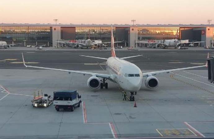 Afganistan’dan tahliye edilen 160 yolcu daha Türkiye’ye getirildi
