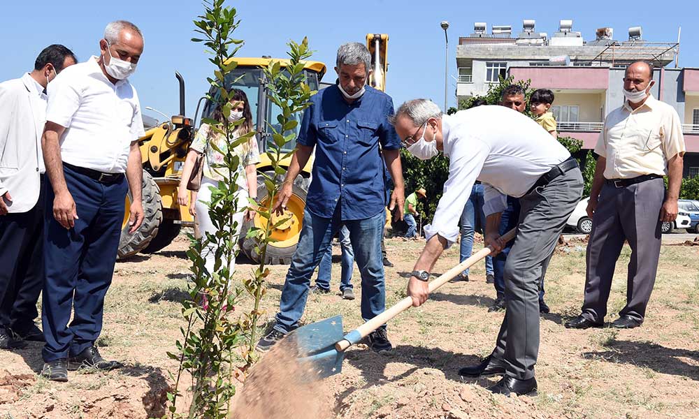 Tarsus Belediye Başkanı Haluk Bozdoğan’dan yurttaşlara çağrı: Yangına dayanıklı ağaç türlerini ekelim
