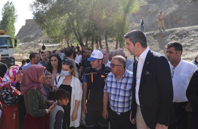 Başkan Gökhan Yüksel ve İBB heyetinden Van’da sel mağdurlarına ziyaret