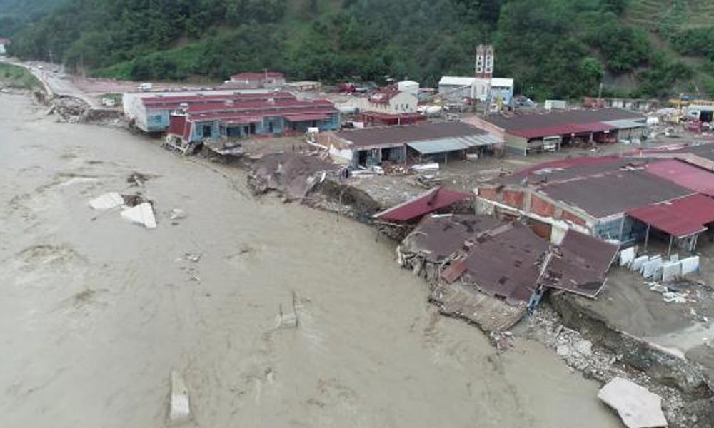 Sel felaketinde can kaybı 77’ye yükseldi! Kayıplar için çalışmalar sürüyor