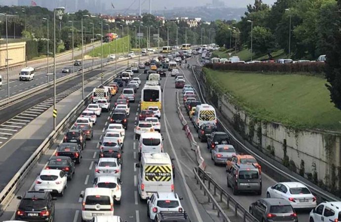 İstanbul’da trafik yoğunluğu yüzde 62’yi buldu!