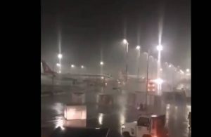 İstanbul Havalimanı’nda fırtına nedeniyle bagajlar ve konteynerler savruldu