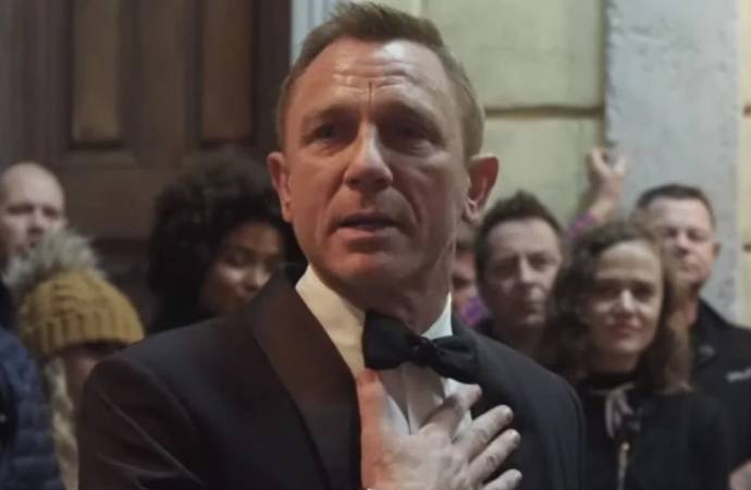 Daniel Craig gözyaşlarını tutamadı!