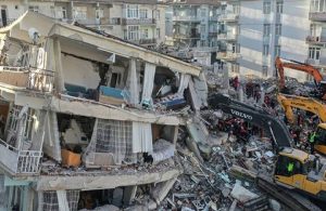 ‘Beklenen deprem Marmara Bölgesini ekonomik açıdan devre dışı bırakabilir’
