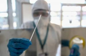 Aşı olmayan işçiye haftada bir PCR testi şartı