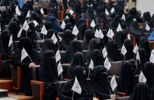 Taliban, kadınlara üniversiteyi süresiz yasakladı: ‘Önce İslam’