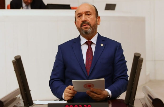 AKP’li vekilin ‘abdest’ hikayesine suç duyurusu