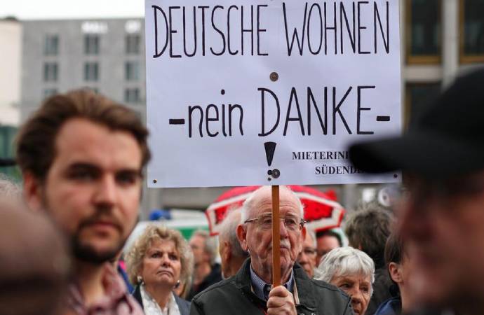 Berlin’deki referandumda emlakçıların elindeki 240 bin daire için kamulaştırma kararı çıktı