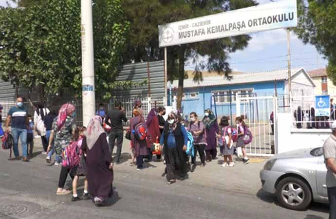 İzmir’in Çernobili’nin yanı başında kalabalık sınıflarda eğitim