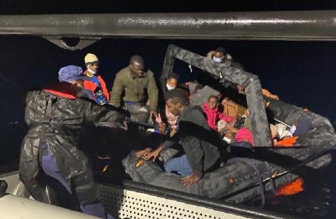 İzmir’de 58 mülteci kurtarıldı