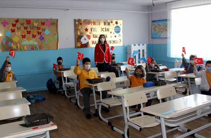 Milli Eğitim Bakanı Özer: 200 civarında sınıfımız, Covid-19 vakası nedeniyle eğitime ara verdi
