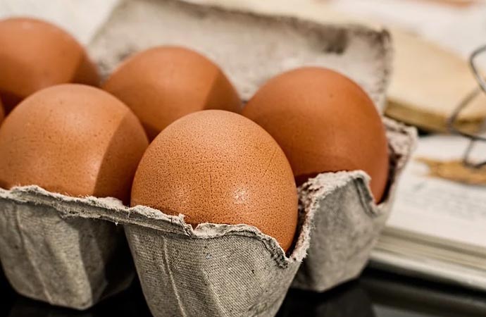 Yumurta fiyatları uçuyor! Üretici de tüketici de isyanda