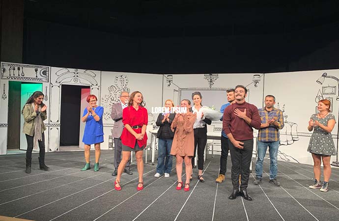 Bodrum Belediyesi Şehir Tiyatrosu “Kocasını Pişiren Kadın” oyunu ile perdeyi açtı