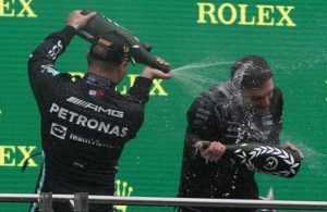 Formula 1’de bu defa şampanyalı kutlama