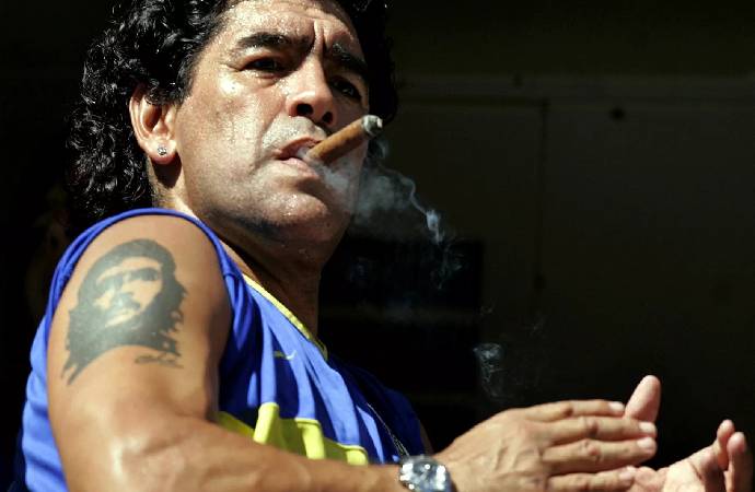 Futbolcu Maradona’ya çocuk istismarı suçlaması