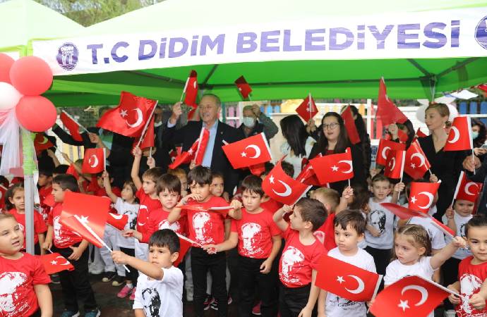 Minik öğrenciler, Cumhuriyet Bayramını coşku ile kutladı