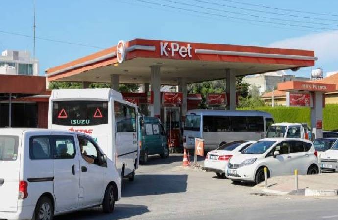 Kuzey Kıbrıs’ta benzin krizi; Satışlar durduruldu