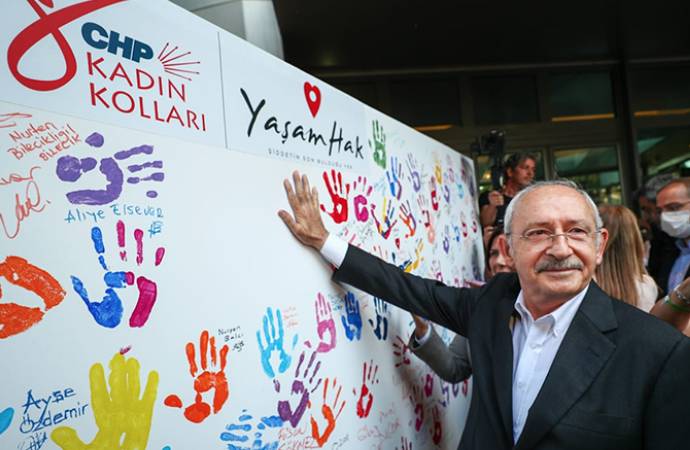 Kılıçdaroğlu, kadına şiddete ‘dur’ diyerek panoya el izini bıraktı