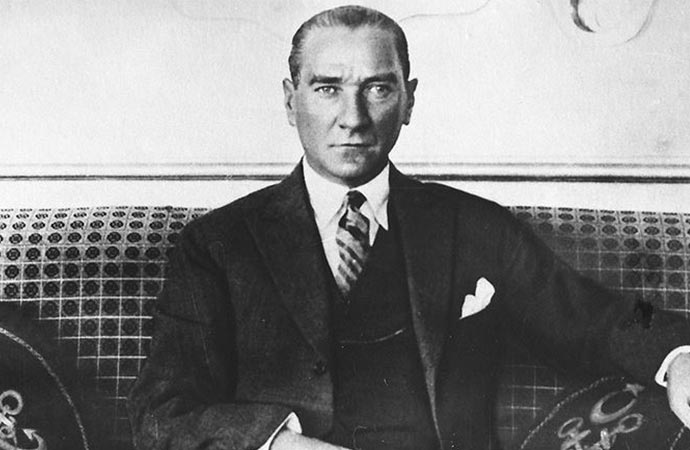 “Atatürk, Türkiye’yi 2 kat büyütürken hiç borç almadı”