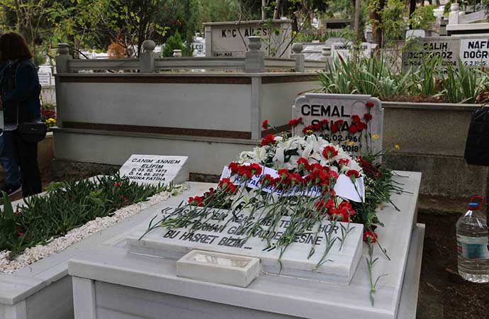 Merhum Cemal Şahan vefatının 3. yılında mezarı başında anıldı