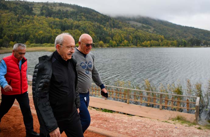 Kılıçdaroğlu Abant Gölü’nde yürüyüşe çıktı: 7 kilometreyi 67 dakikada yürüdü