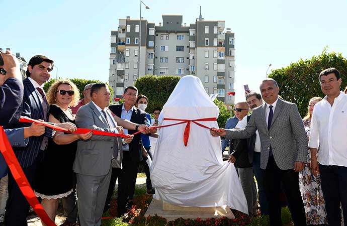 Antalya Muratpaşa’da, Lev Tolstoy Rusya – Türkiye Dostluk Parkı açıldı