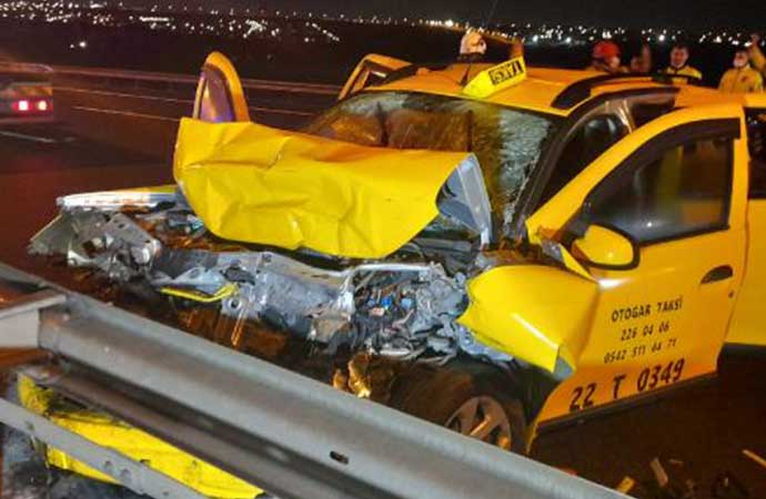 TEM’de feci kaza: 9 yolcu alan taksi tankere çarptı