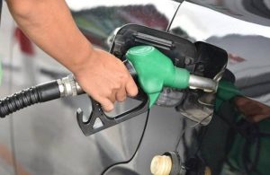 Benzinin litre fiyatında değişiklik