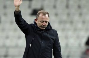 Beşiktaş’ta kritik görüşme…Sergen Yalçın istifa mı ediyor?