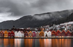 Norveç devlet kanalında 60 farklı cinsel ilişki pozisyonu anlatıldı