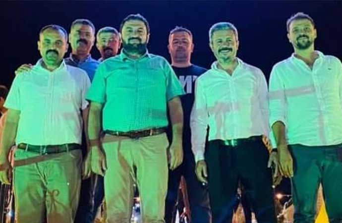 Harita mühendisi Akif Çetin’e saldırı olayında haklarında suç duyurusunda bulunulan 4 zanlı bir arada. Soldan sağa: Soner Kır, Başkan Volkan Şeker, Mehmet Ali Mersin, Mustafa Yaşar.