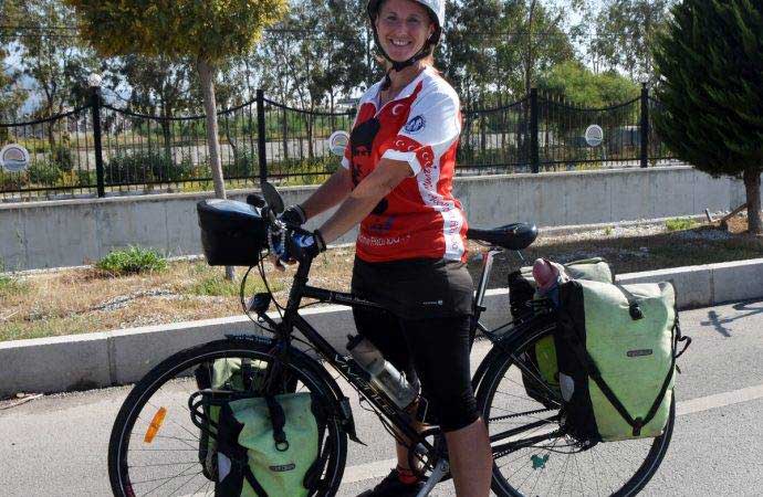 Bisikletle 58 bin kilometre kateden Avustralyalı Helen, Türkiye’de