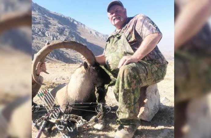 Bakanlık ihale açtı, ABD’li avcı Elbistan’da yaban keçisini öldürdü