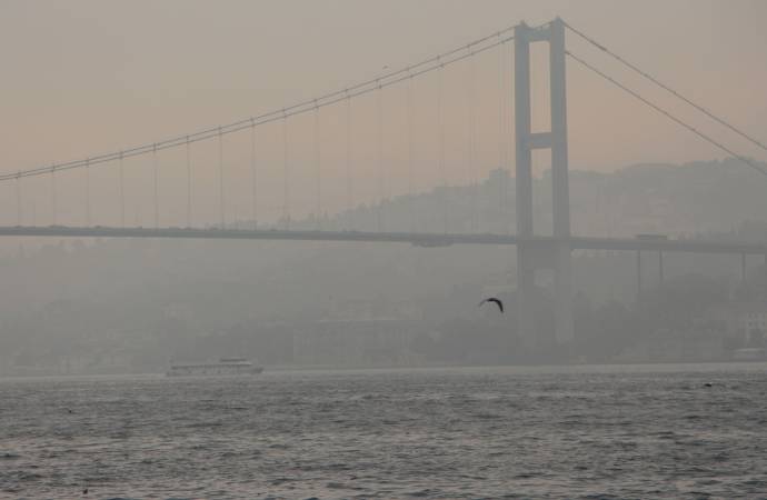 İstanbul ve Çanakkale boğazları transit gemi geçişlerine kapatıldı