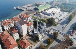 Mudanya Hacıbaba cami’nin ağır hasarlı minaresi yıkılacak