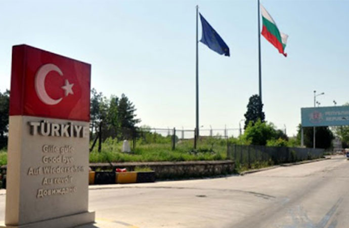 Bulgaristan’dan Türkiye sınırına asker sevkiyatı