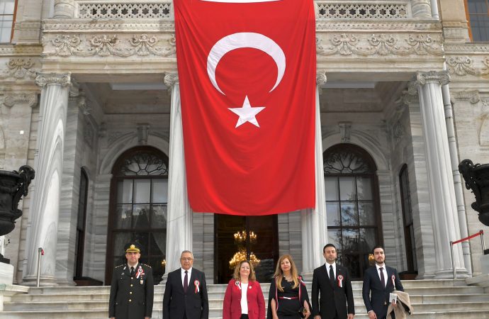 Beşiktaş’ta Ata’ya saygı yürüyüşü gerçekleştirildi
