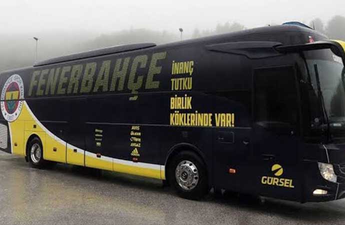 İzmir’de Fenerbahçe otobüsüne saldırı