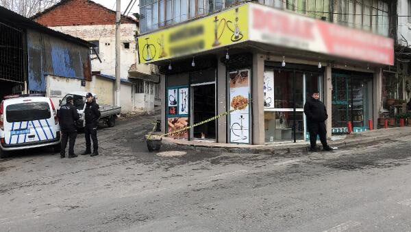 Tütün dükkanında husumetlisini silahla vurdu: 1 ağır yaralı